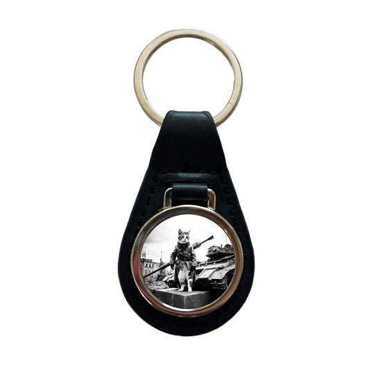 Military Resistance War Soldier Cat Retro Black And White Black Leather Metal Keychain